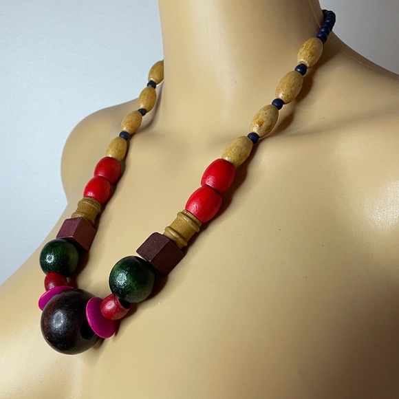 Vintage Wooden colorful beaded statement necklace! - Picture 5 of 10